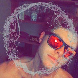 Meet your Posher, Dakota